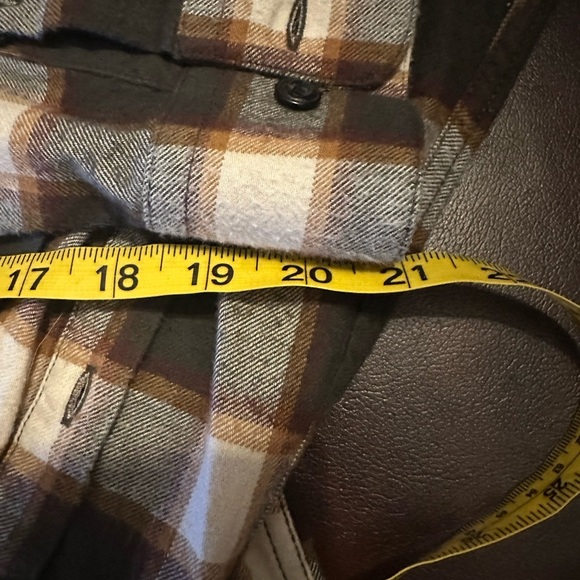 Volcom flannel - Picture 7 of 8